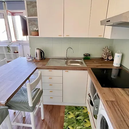 Su Due Piani Vicino Al Policlinico Apartmán