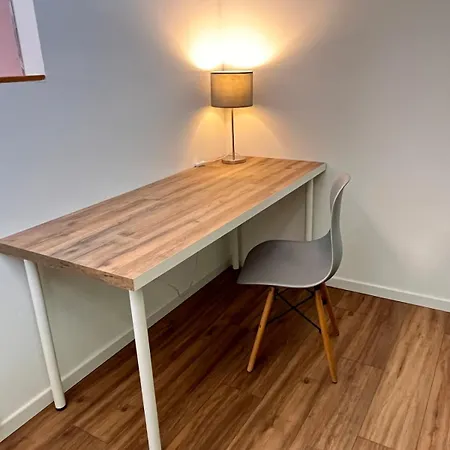 Su Due Piani Vicino Al Policlinico Apartmán *